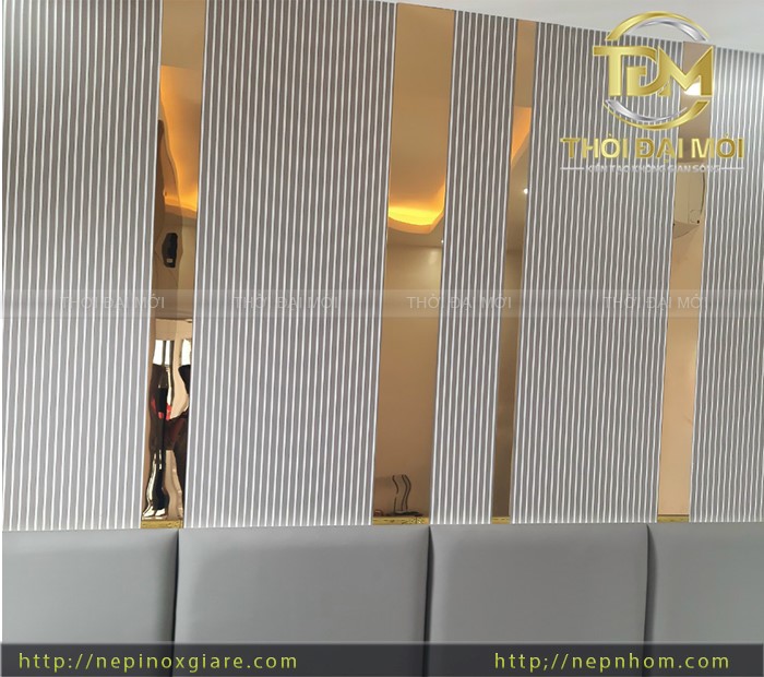 Làm mới không gian phòng ngủ với nẹp inox trang trí vách