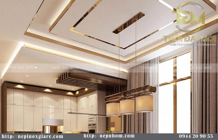 Tối ưu hóa trần bằng nẹp inox để tạo chiều sâu và ánh sáng