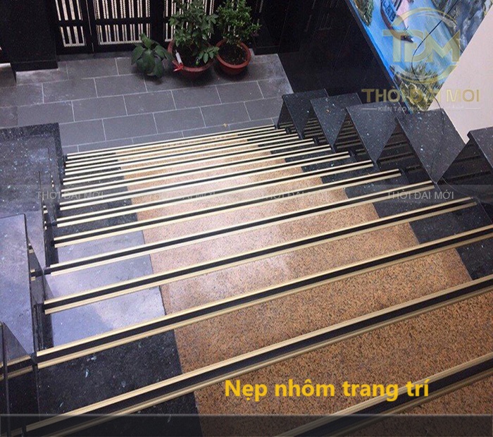Giải Pháp Chống Trượt Cho Cầu Thang