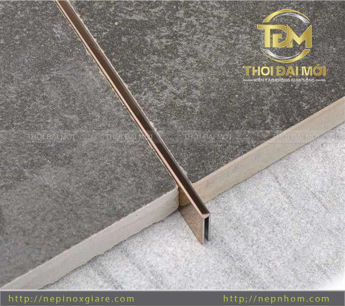 Bảo Vệ Mép Kính Gạch Đá Chuyên Nghiệp Bằng Nẹp Inox Chữ U
