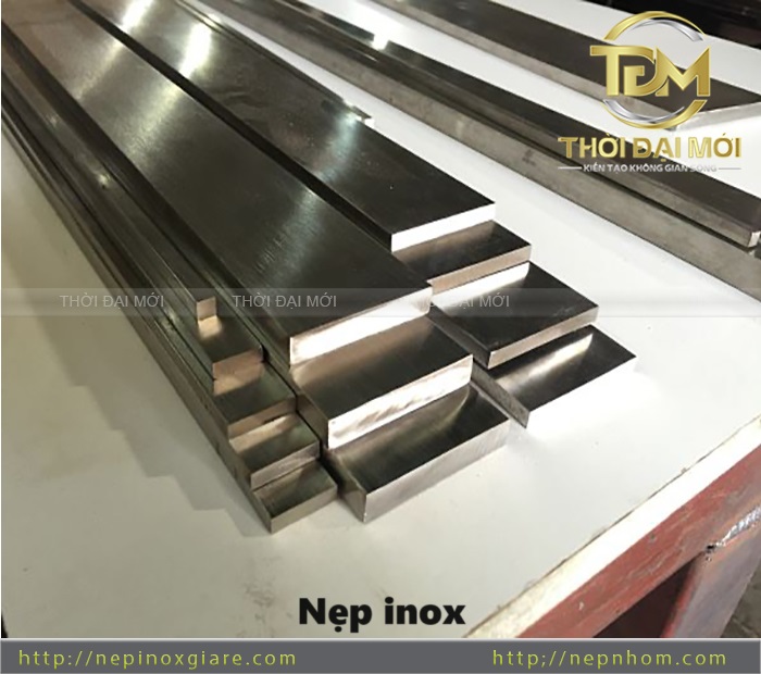 Các mẫu thiết kế phòng khách của nhà bạn với nẹp trang trí inox