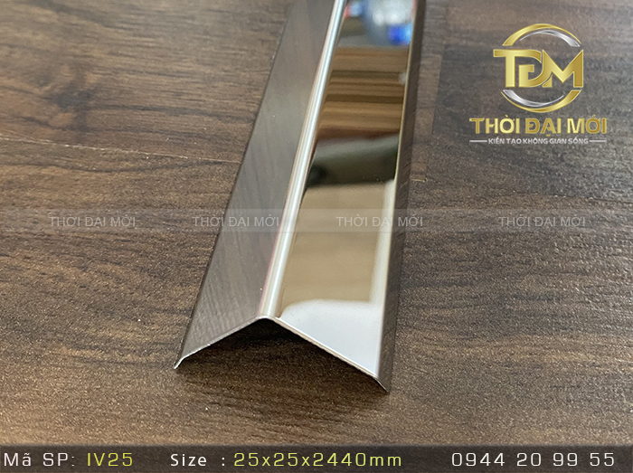 Inox Trang Trí Nội Thất: Giải Pháp Toàn Diện Cho Trần, Vách và Cầu Thang