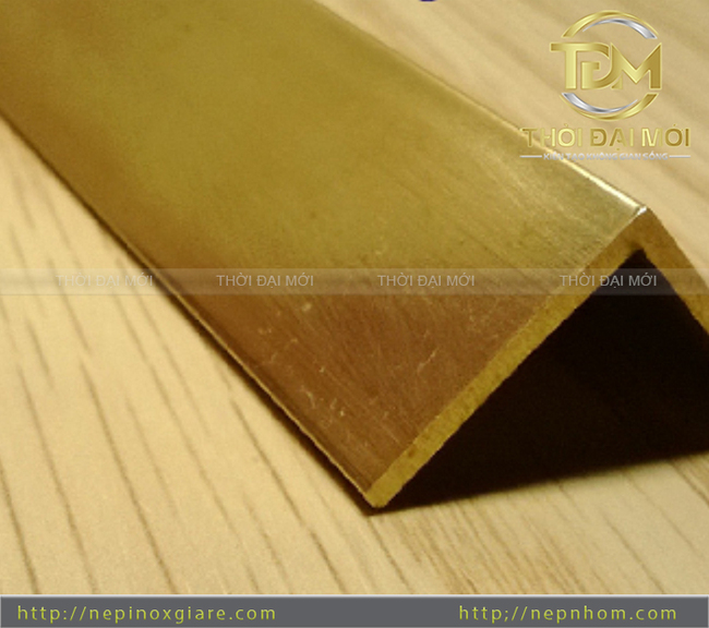 Tại Sao Công Trình Cao Cấp Không Thể Thiếu Nẹp Đồng Chữ V?