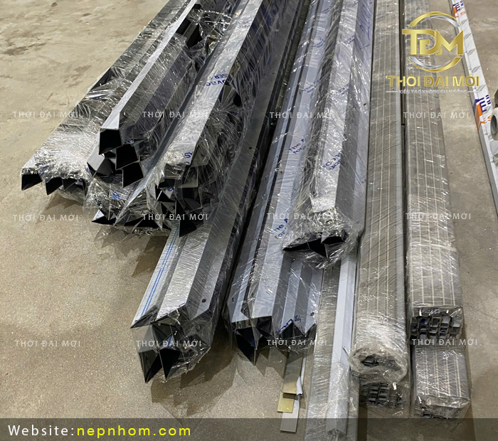 Nẹp Góc Vuông 2 Cánh Inox 304