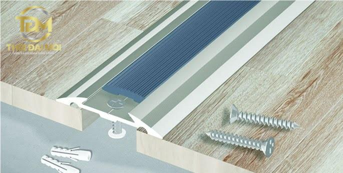  Nẹp Mặt Bằng Thời Đại Mới – Bí Quyết Biến Sàn Nhà Thành Tác Phẩm Nghệ Thuật Chỉ Với 1 Thanh Nẹp! 