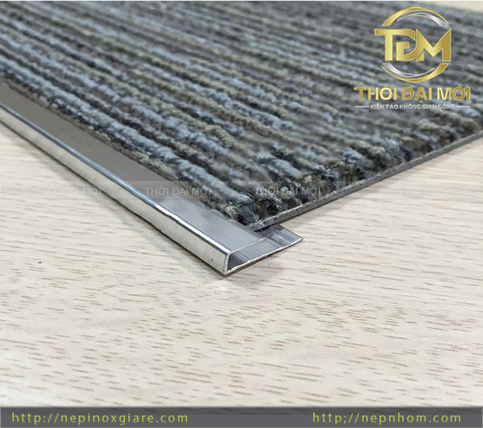 Nẹp Thảm Nhôm: Bảo Vệ Mép & Hoàn Thiện Sàn Đẳng Cấp 
