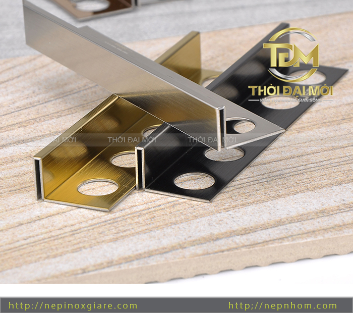 Nhà mới nhưng ron gạch nứt? Nẹp inox giãn cách ngăn tái phát