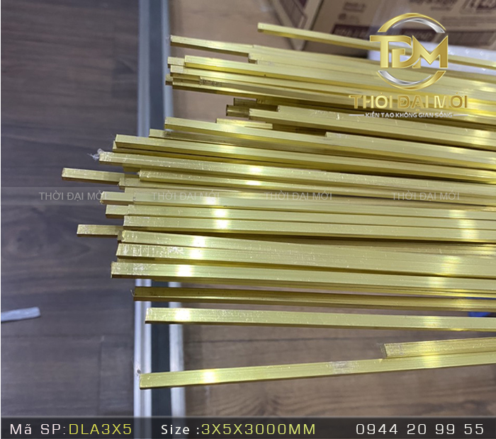 Vì sao nẹp đồng giúp không gian trông cân bằng và cao cấp hơn?