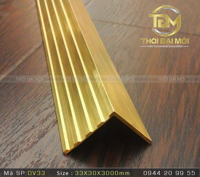 Vì sao nẹp đồng giúp không gian trông cân bằng và cao cấp hơn?