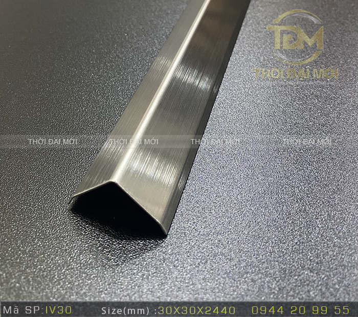 Xử lý triệt để góc gạch sứt mẻ bằng nẹp inox chữ V