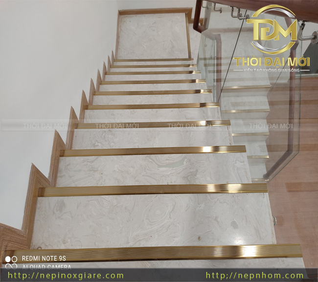 Cấu tạo nẹp inox cầu thang và nguyên lý chống trượt