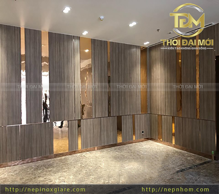 La Cuộn Inox 304 Bị Cong Mép Sau Khi Dán: Do Cuộn Vật Liệu Hay Do Bề Mặt Thi Công?