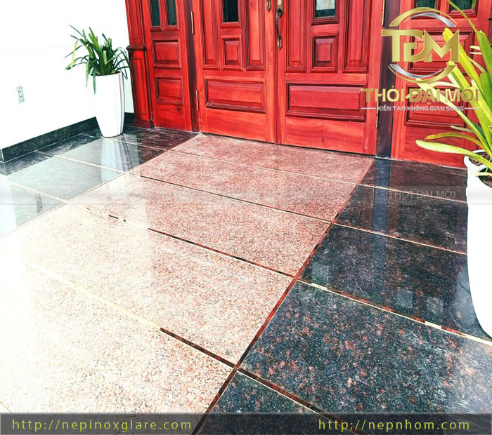 Nẹp Đồng Trang Trí Chữ F Từ Vệ Sĩ Cầu Thang Đến Tuyệt Chiêu Kết Thúc Sàn Đẳng Cấp 