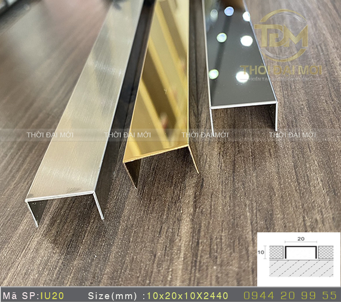 Biến không gian trở nên tinh tế với tấm thủy tinh và nẹp inox chữ U