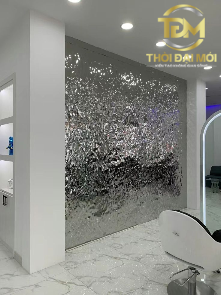 Biến Ngôi Nhà Thành Tuyệt Tác Kiến Trúc Với Tấm Inox Sóng Nước Cao Cấp