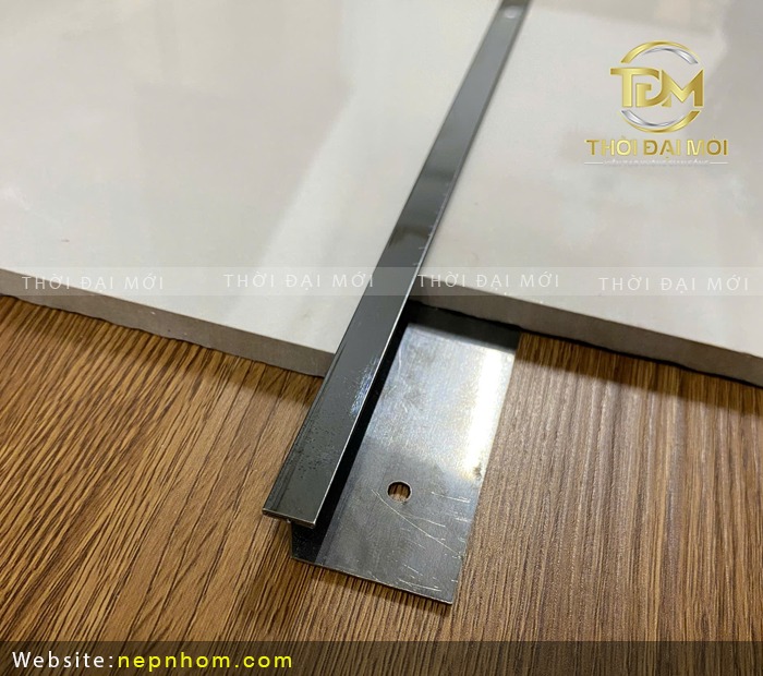 Cách nẹp H inox giúp gia chủ tiết kiệm chi phí sửa chữa gạch rơi