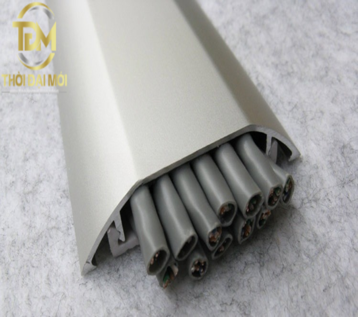 Giữ góc nhà luôn ngăn nắp nhờ nẹp nhôm luồn dây điện