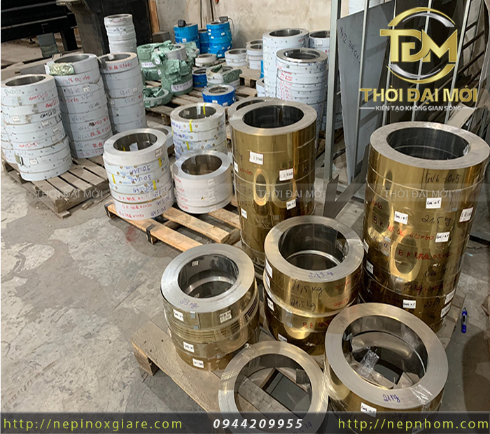 Mách Bạn Cách Ứng Dụng La Cuộn Inox 304 Trong Trang Trí Trần