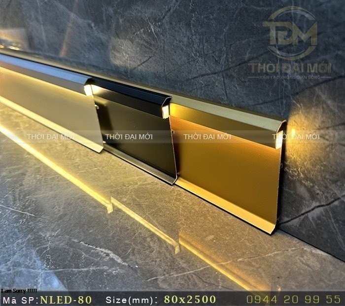 Len Nhôm Chân Tường Kết Hợp Đèn LED Tạo Hiệu Ứng Ánh Sáng Sang Trọng
