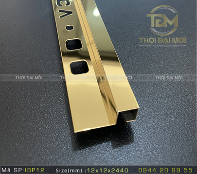 Nẹp inox gắn gạch tường – hệ thống neo cơ học bảo vệ mảng ốp đứng khỏi rơi vỡ