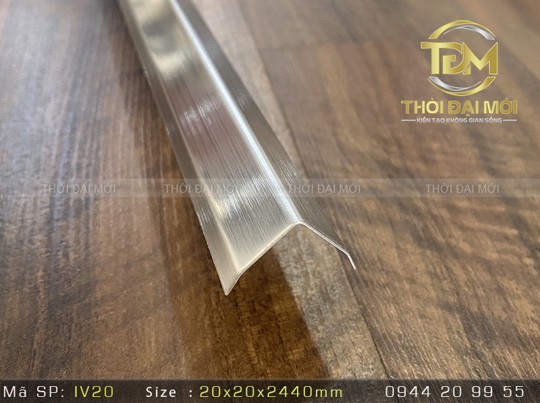 Nẹp Inox 304 Chữ V – Giải Pháp Linh Hoạt Cho Góc Không Vuông Và Mép Bậc Nosing