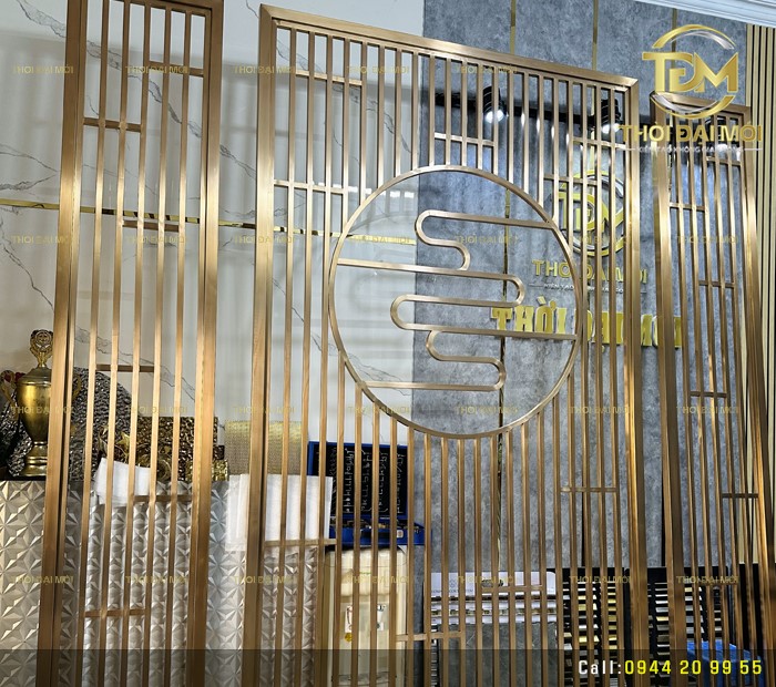 Nẹp inox trang trí vách và hiệu ứng dẫn mắt trong thiết kế nội thất