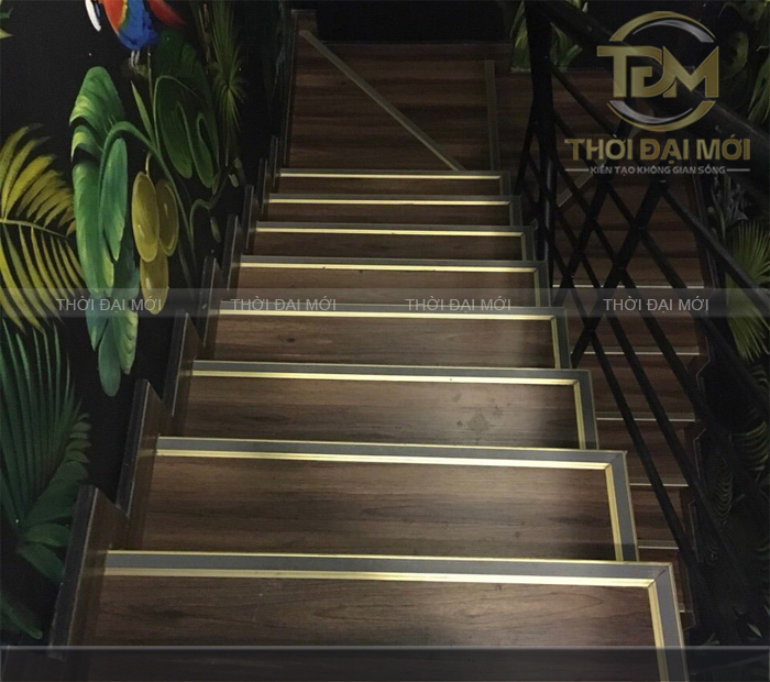 Ứng dụng nẹp nhôm cầu thang trong nhà phố, chung cư, biệt thự