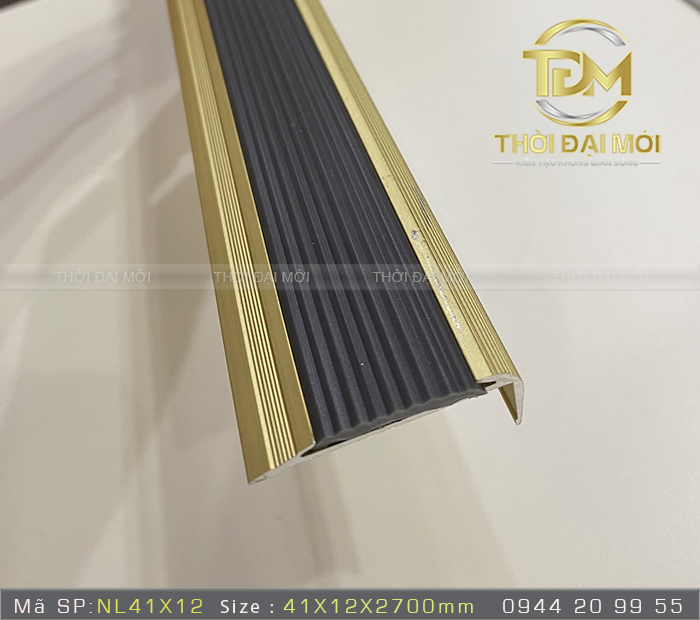 Xu hướng sử dụng nẹp nhôm cầu thang trong thiết kế nội thất hiện đại