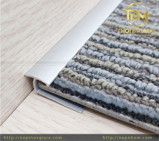 Nẹp thảm nhôm – giải pháp hoàn thiện chuyên biệt ngăn thảm cuộn và tạo đường biên gọn gàng