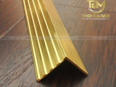 Nẹp đồng trang trí giải pháp hoàn thiện không gian sang trọng, đẳng cấp