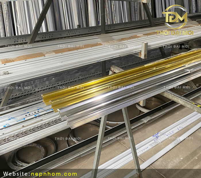 Những vị trí trong nhà bắt buộc nên dùng nẹp góc tròn 2 cánh 