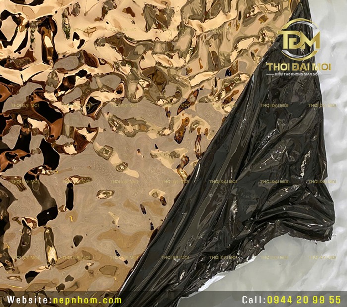 Quan niệm sai lầm về lắp đặt nẹp inox sóng nước khiến không gian tù bí