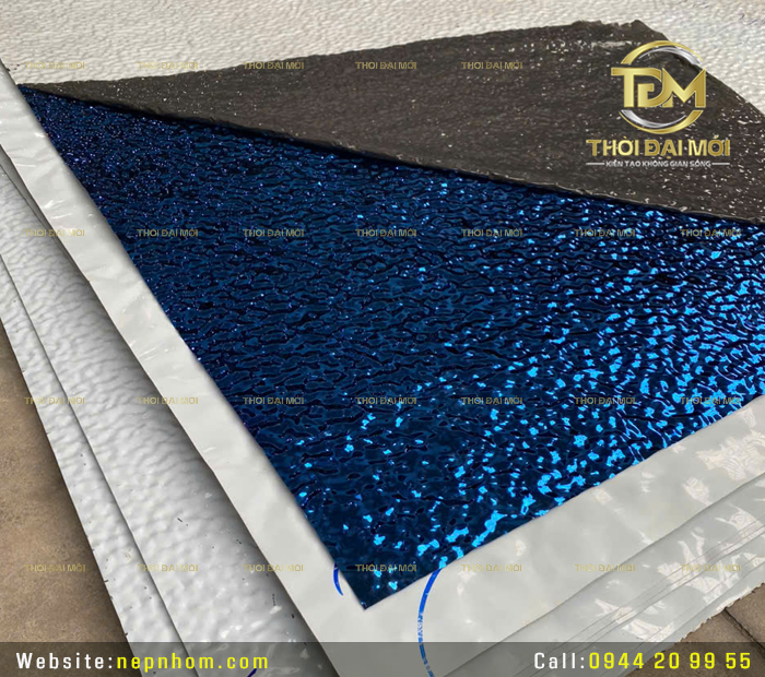 Biến không gian nhỏ thành sang trọng chỉ với 1 tấm inox