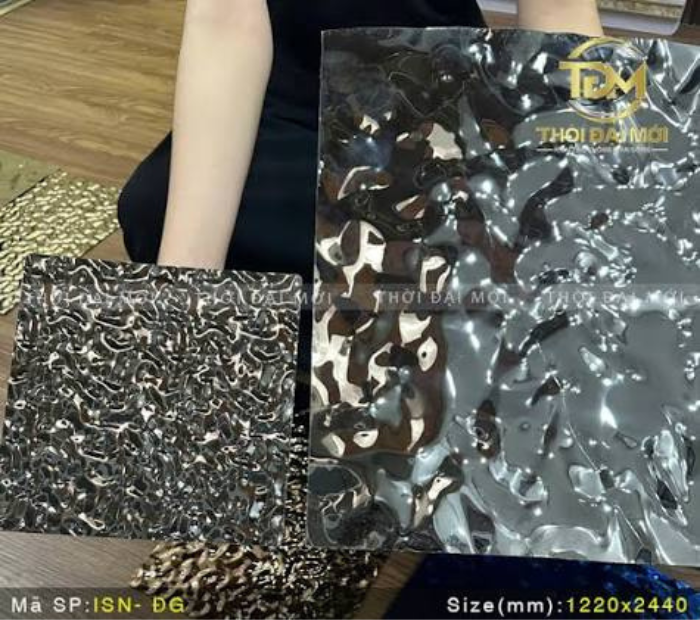Tấm Inox Sóng Nước Màu Đen Ốp Sảnh Khách Sạn: Sang Trọng & Bền Đẹp