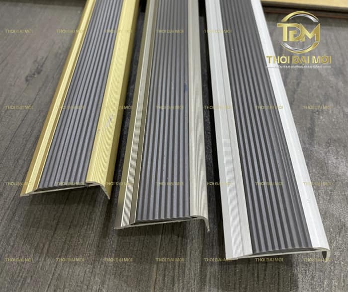 Hướng Dẫn Thi Công Nẹp Mặt Bằng Chống Trượt Cầu Thang Chi Tiết Từ A Đến Z