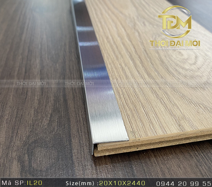 Ứng dụng nẹp inox chữ L trong hoàn thiện nội thất 