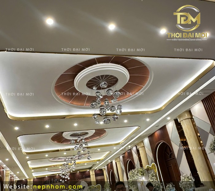 Vì sao trần cao cấp luôn ưu tiên nẹp inox thay vì nẹp nhôm?