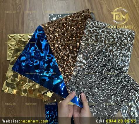 Khám Phá Tấm Inox Sóng Nước- Điểm Nhấn Nghệ Thuật Trong Trang Trí