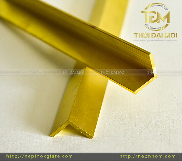 Tại Sao Công Trình Cao Cấp Không Thể Thiếu Nẹp Đồng Chữ V?