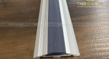 Lắp Nẹp Mặt Bằng Bị Bập Bênh Khi Đi Lại? Đừng Vội Đổi Nẹp, Kiểm Tra Nền Trước!