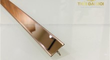 Nẹp inox khe tường – phân tích kỹ thuật xử lý khe co giãn cho mảng ốp lớn