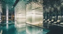 Lát Gạch Sơn Tường Qúa Nhàm Chán? Thử Ngay Tấm Inox Sóng Nước!