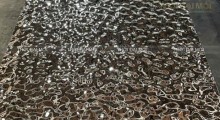 Từ công nghiệp đến nghệ thuật: Hành trình phát triển của tấm inox vân sóng nước