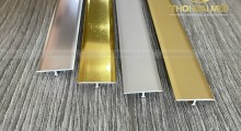 Vết nối giữa hai phòng xấu xí? Nẹp nhôm sàn nhựa che kín hoàn hảo