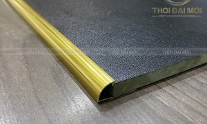 Có nên dùng keo hay vữa khi lắp nẹp nhôm góc tròn?