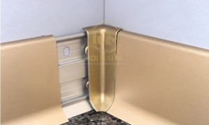 Len Nhôm Chân Tường Sau 5 Năm: Khi Chủ Nhà Muốn Đổi Sàn Nhưng Không Muốn Làm Lại Cả Căn Phòng