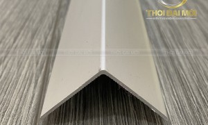 Nẹp chữ V trong thi công cầu thang, cột, cạnh bàn