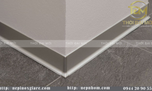 Ứng dụng màu sắc và bề mặt len nhôm trong thiết kế nội thất