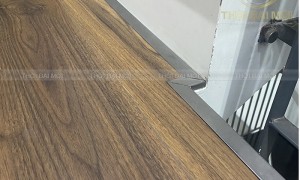 Vì Sao Nhà Thiết Kế Nào Cũng Chọn Len Inox Cho Sàn Gỗ?