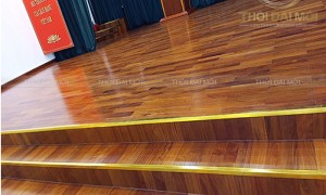 Xử lý chênh cốt sàn an toàn và chống vấp ngã với nẹp nhôm sàn gỗ